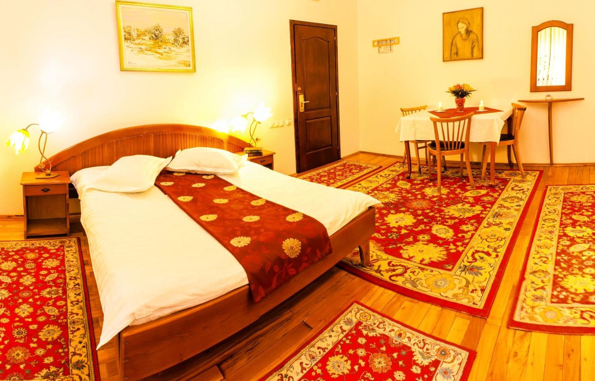 Pensiunea Boema Sinaia Quarto foto